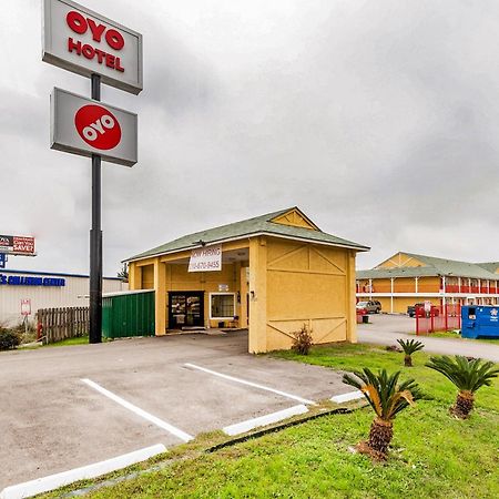 Oyo Hotel San Antonio Lackland Near Seaworld Exterior foto