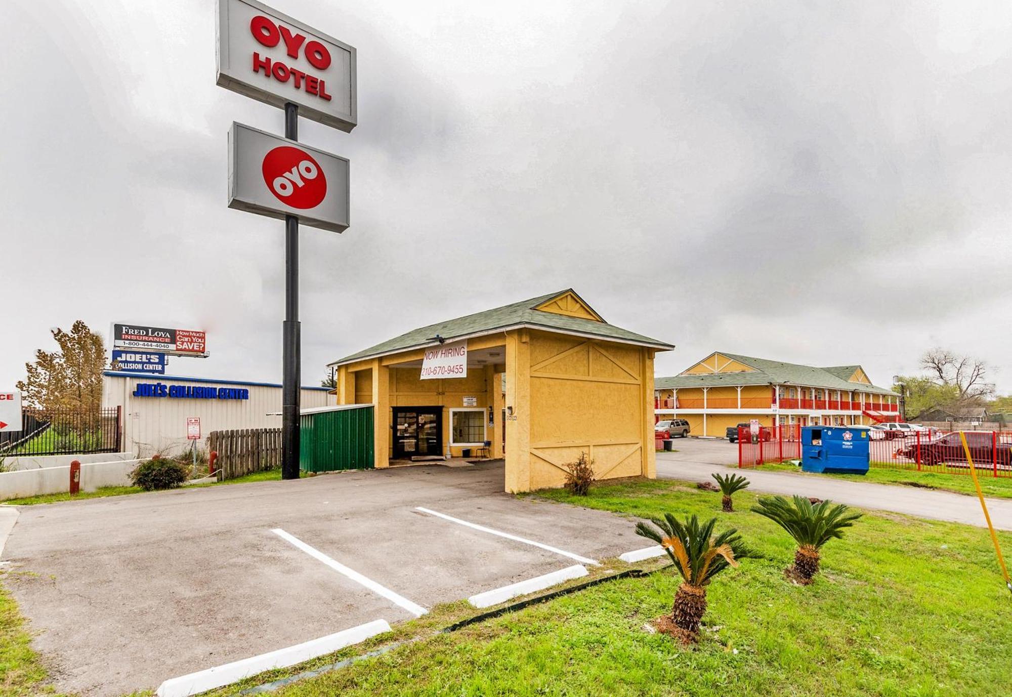 Oyo Hotel San Antonio Lackland Near Seaworld Exterior foto
