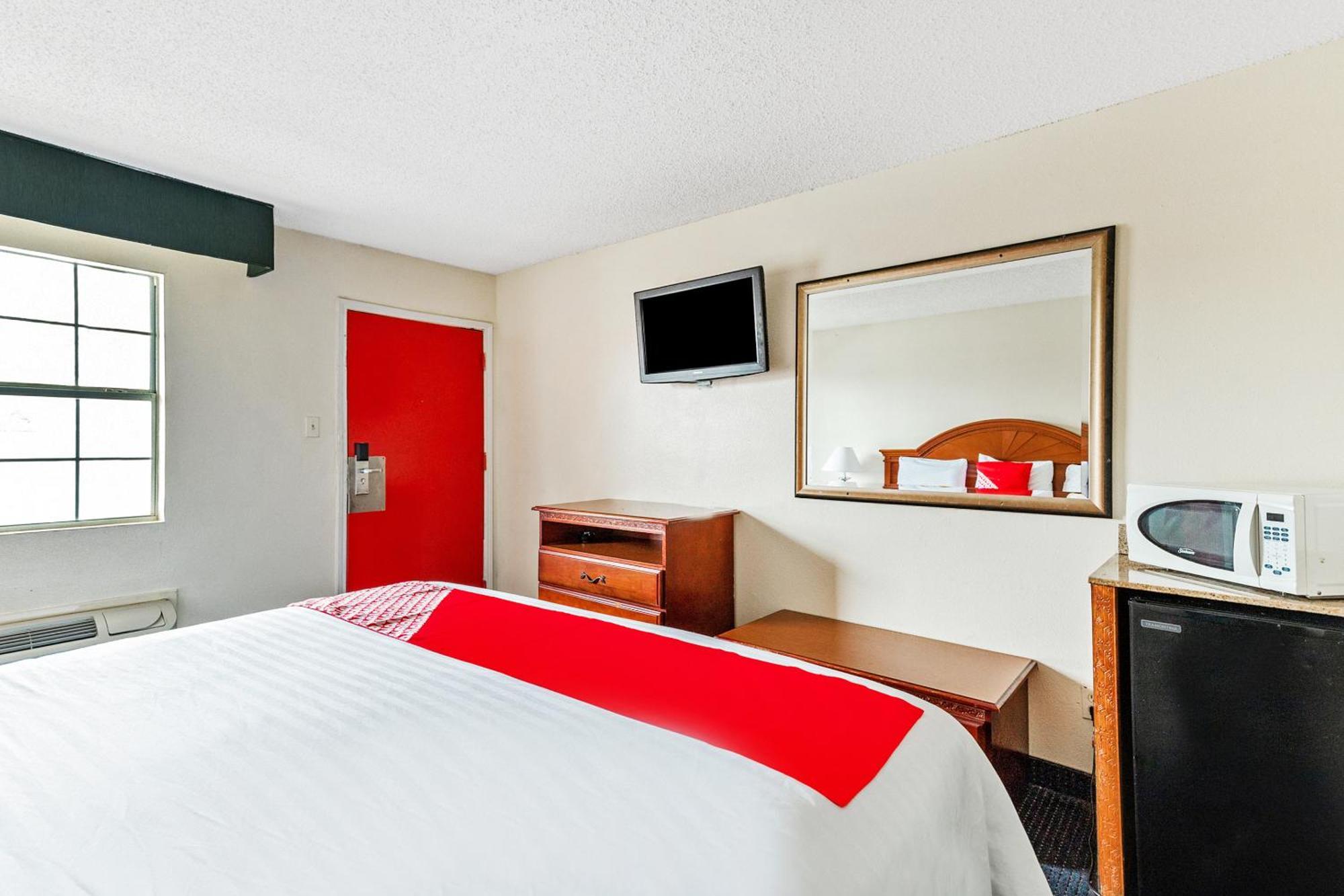 Oyo Hotel San Antonio Lackland Near Seaworld Exterior foto