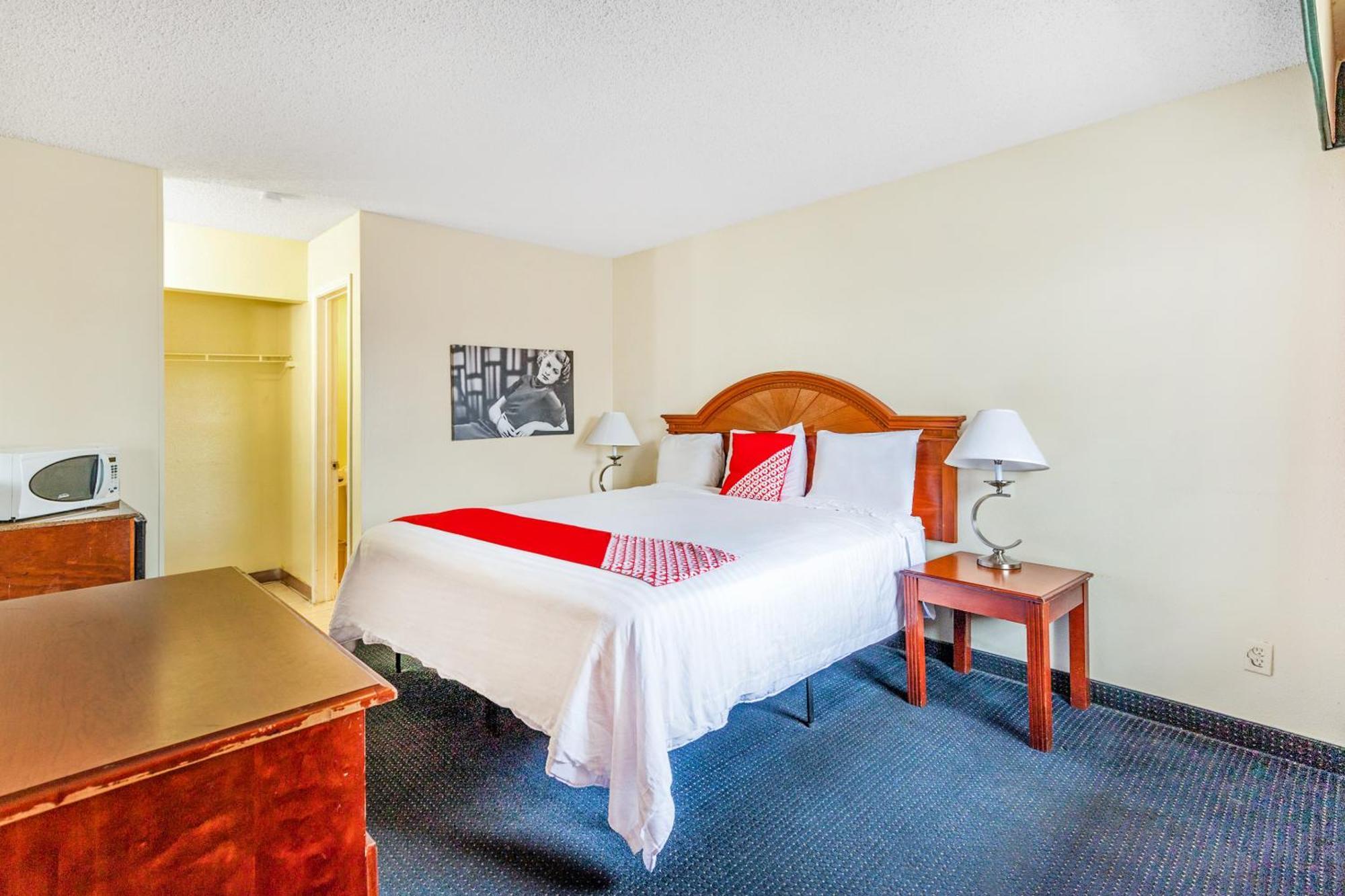 Oyo Hotel San Antonio Lackland Near Seaworld Exterior foto